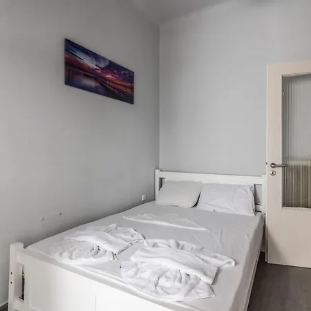 Sevalie Apt 5 * Athens